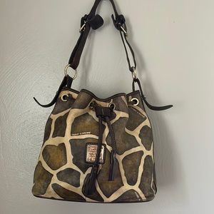 Dooney & Bourke Bucket Giraffe Print Drawstring handbag